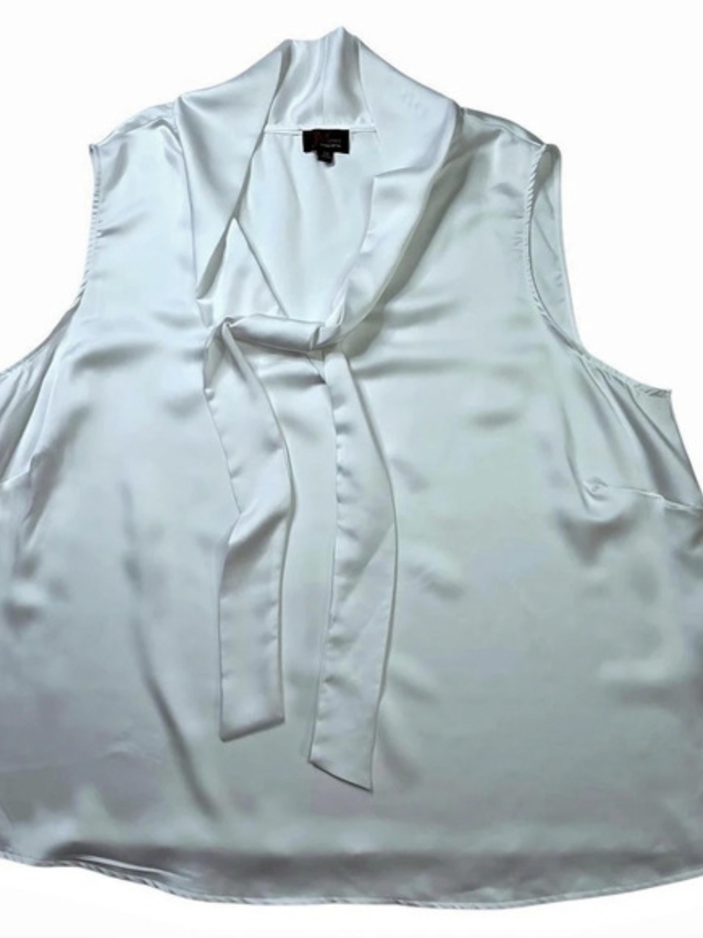 JM Studio Tie Neck Blouse in White Size 3X Like New